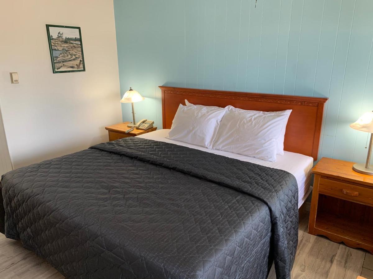 Town & Country Motel Parry Sound Exteriör bild
