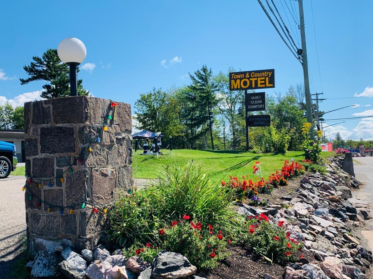 Town & Country Motel Parry Sound Exteriör bild