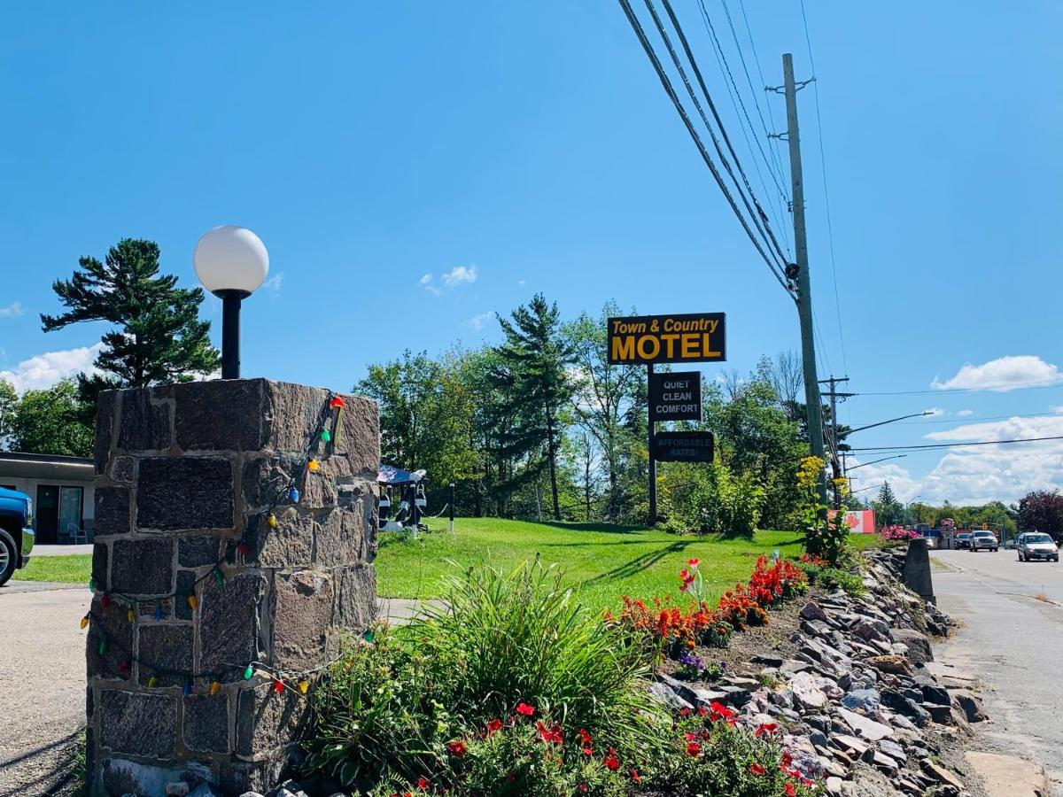 Town & Country Motel Parry Sound Exteriör bild
